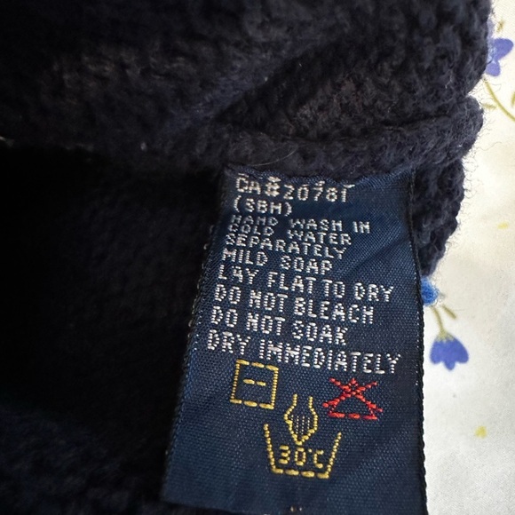 Vintage 90s Tommy Hilfiger Embroidered Geometric Nautical Crew Neck Sweater. - Picture 9 of 10